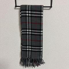 メルカリコンパクト発送バーバリー　ラムウール　マフラー　グレー　HJ46 Burberry ❤️超美品❤️ グレー チェック マフラー - メルカリ