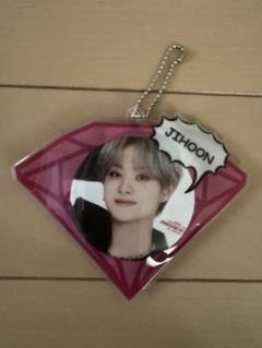 treasure JIHOON ダイヤモンドケース付き缶バッチ