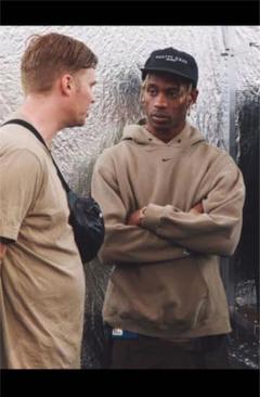 travis scott着用 トラヴィススコット nike ナイキ パーカー