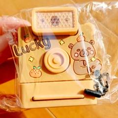 カメラのシャッターを押すと同時に光る珍しいキーホルダーのサムネイル