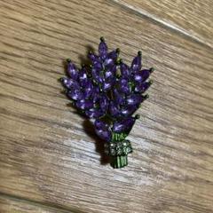 ブローチ
