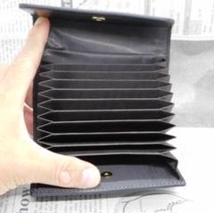 ★新品 カードケース レディース 本革 じゃばら スキミング防止 ブラック