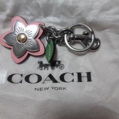【新品未使用】COACH フラワーチャーム COACH】コーチ メタル シグネチャー フラワー ビッグモチーフ