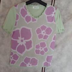 新品未使用 ピエールカルダン 花柄 VネックTシャツ Mサイズ