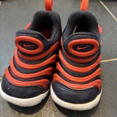 Nike キッズスニーカー ネイビー/レッド