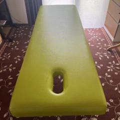 引き取り　施術ベッド　グリーン
