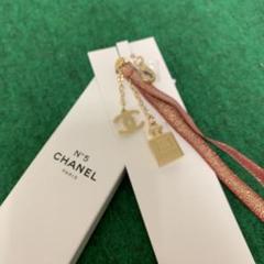 【希少】シャネル　ノベルティ　チャーム　No5赤ボトルチャーム2個セット 楽天市場】シャネル ノベルティ チャームの通販