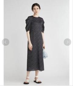 タックスリーブナローフレアワンピース