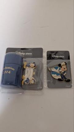 ディズニーストアピンバッジ2個セット_ミッキー［2004年レア品］