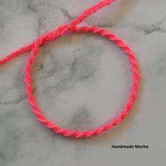 ミサンガ ねじり編み 蛍光ピンク