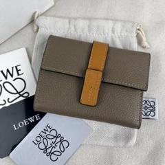 LOEWE 三つ折り財布　箱付き 2025年最新】ロエベ 三つ折りの人気アイテム - メルカリ