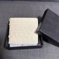 新品　二つ折財布