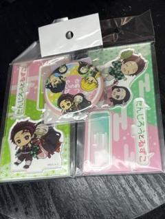 鬼滅の刃 たんじろうとねずこ アクリルスタンドと缶バッジ３個セット