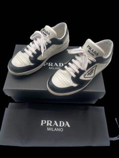 中古美品PRADAプラダスニーカーロゴプレート白黒US6.5(25,5)のサムネイル
