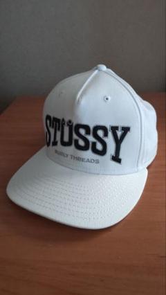 レアSTÜSSY ステューシーホワイトキャップバーリースリーズ