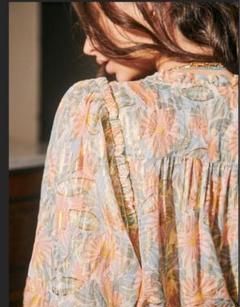 美品希少✨SEZANE セザンヌ　ブラウス　プリーツ　花柄　シャーリング　総柄 美品希少✨SEZANE セザンヌ ブラウス プリーツ 花柄