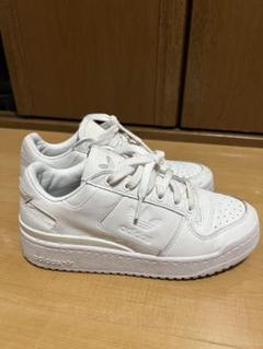 アディダス】（24）厚底スニーカー フォーラムボールド ホワイト