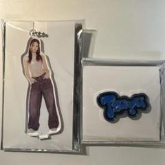 TWICE THIS IS FOUR ランダムピンバッジ&アクスタ　TZUYU
