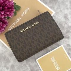 新品 MICHAEL KORS マイケルコース 折り財布 アクア - メルカリ 買い卸値 KORS MICHAEL 新品 ★ マイケルコース アクア 折り財布 折り財布