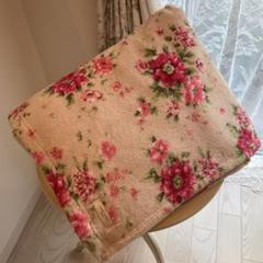 ローラアシュレイ　クチュールローズ　ブランケット　シングルサイズ LAURA ASHLEY】旅する心が躍るポリントン ローゼズ シリーズ