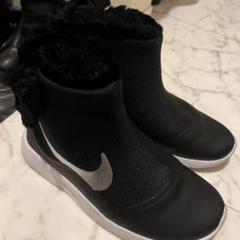 Nike ブラック ファー付きブーツ　19センチのサムネイル