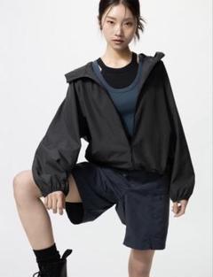 ユニクロ ブラック UNIQLO ポケッタブル UVカットパーカーのサムネイル