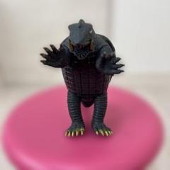 怪獣フィギュア 黒 トゲ付き 約15cmガメラ