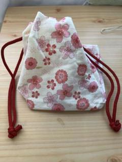 浴衣　巾着バッグ 白地にピンクの花柄