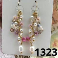 インコピアス✩鳥ピアス✩淡水パールピアス✩ハンドメイドピアス✩お花ピアス