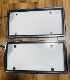 電光ナンバー器具 12V用 中板LED2枚承認品☆新品 ワールドオートプレート製 普通車用（中型LED）｜製品情報｜光るナンバープレートの