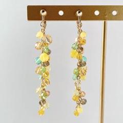 ハンドメイド　ロングイヤリング　ひまわり色