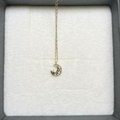 新品 正規品!!  新品・未使用】月の形チャーム ネックレスK10ゴールド アクセサリー