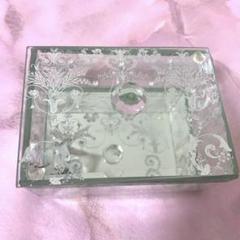 ローラアシュレイ　グラス　ジュエリーボックス