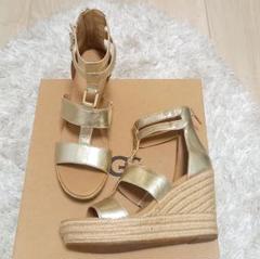 【終値下】UGG ゴールド　サボサンダルのサムネイル