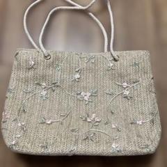 花柄刺繍入りベージュかごバッグ
