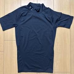 Under Armour シャツ ブラック 半袖　インナーシャツ