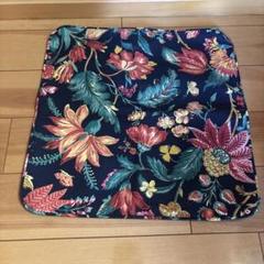 Laura Ashley フラワーパターン クッションカバー