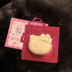 ハローキティ カマンベールチーズ キーホルダー qbbhellokittytop90.jpg