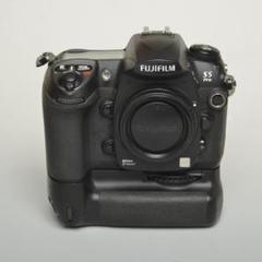 Nikon D200＋ED18-55mm＋バッテリーパック シャッター14000 Nikon D200＋ED18-55mm＋バッテリーパック シャッター14000