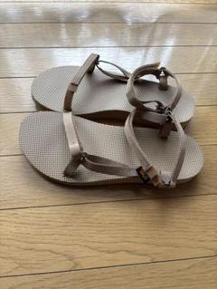 Teva スポーツサンダル ベージュ アニマル柄 25センチ - メルカリ