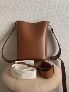 ✨限定品 極美品 randeboo Essential bag トートバッグ RANDEBOOより初の本革を使用したクラシカルな”Essential bag”が