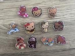日焼けキティ11個セット♡4cmアクリル