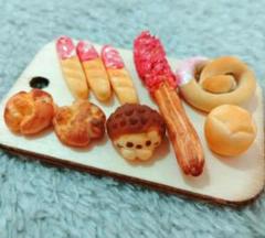 ミニチュアパン　いちごはりー