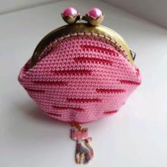 手編みがま口、黒猫じゃないけど選べるよチャーム付き　ハンドメイド
