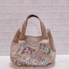 ロラライハリス♡ベージュサテンキルト♡刺繍のちょこっと