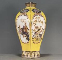 大清康煕黄地粉彩五龍紋梅瓶花瓶 景徳鎮 陶磁器 装飾品 現代工芸品 美術品 置物 大清康煕黄地粉彩五龍紋梅瓶花瓶 景徳鎮 陶磁器 装飾品 現代工芸