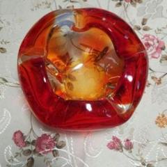 ガラス皿昭和レトロなガラスの灰皿ですお花を飾っていたので綺麗
