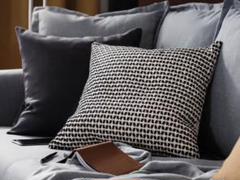 未使用 IKEA クストフリー クッションカバー ベージュ/ブラックのサムネイル