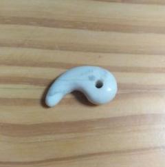 ハウラウト 勾玉 縦2.5cmx横1.5cmのサムネイル