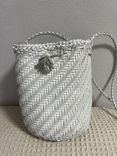 DRAGONレザーバッグ　POMPOM ホワイト